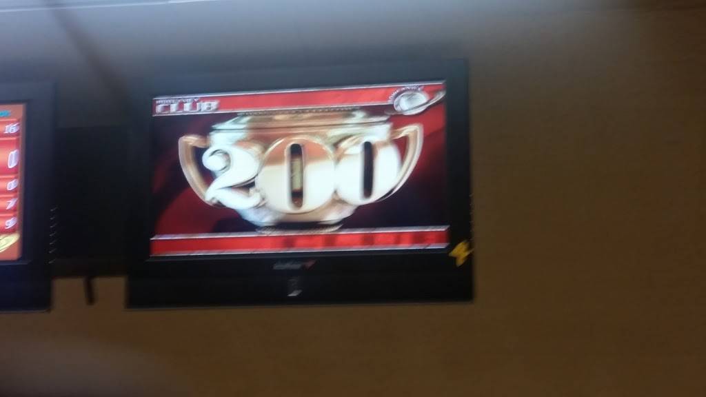 Bowlero Lanes | restaurant | 12470 IL-108, Carlinville, IL 62626, USA | 2178549208 OR +1 217-854-9208