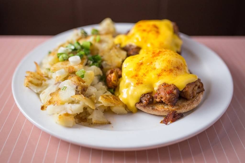 The Breakfast Club and Grill | restaurant | 1381 W Hubbard St, Chicago, IL 60642, USA | 3126662372 OR +1 312-666-2372