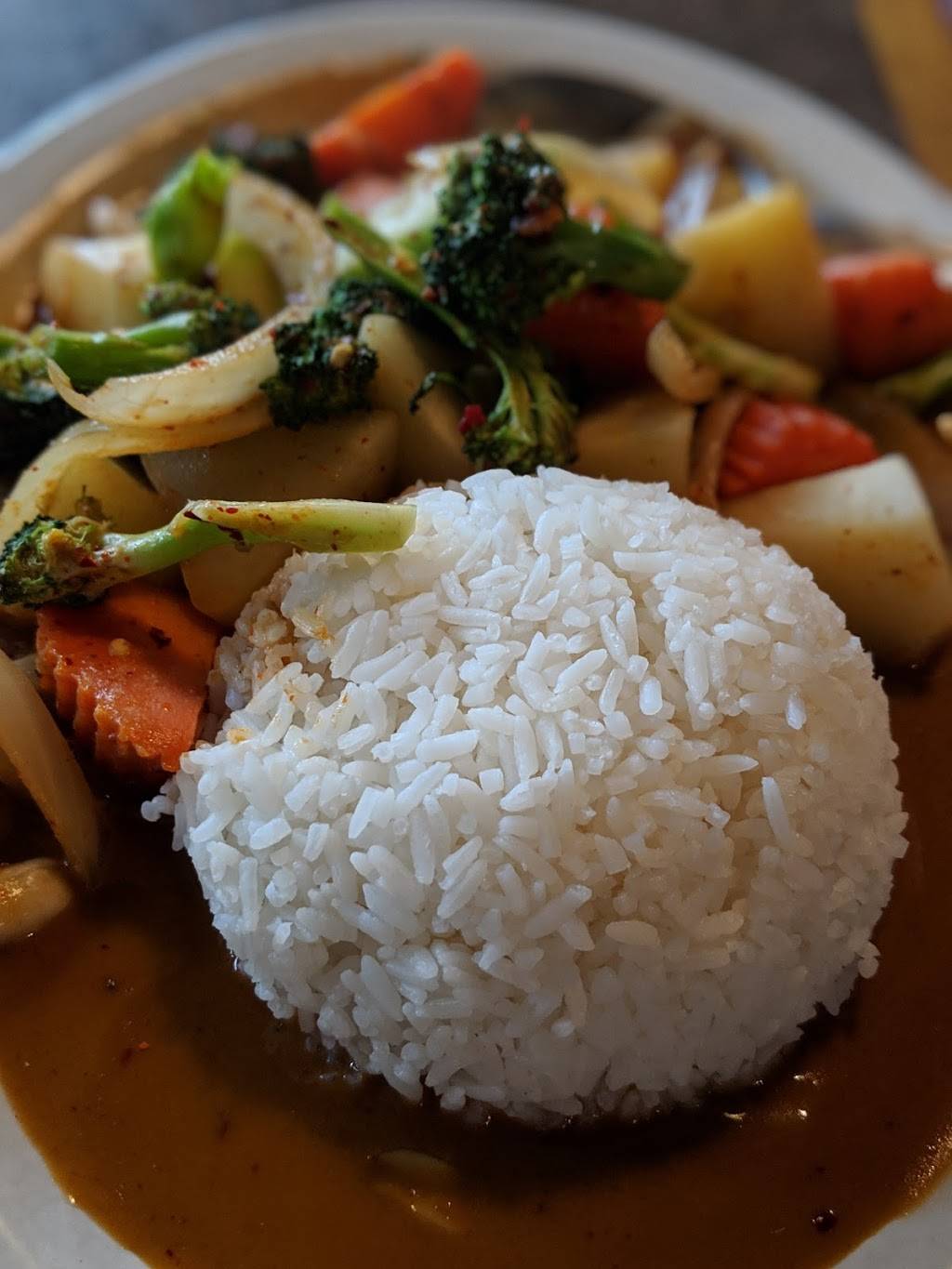 Maiphai Thai NW | restaurant | 2764 NW Thurman St #2205, Portland, OR 97210, USA | 5032260409 OR +1 503-226-0409