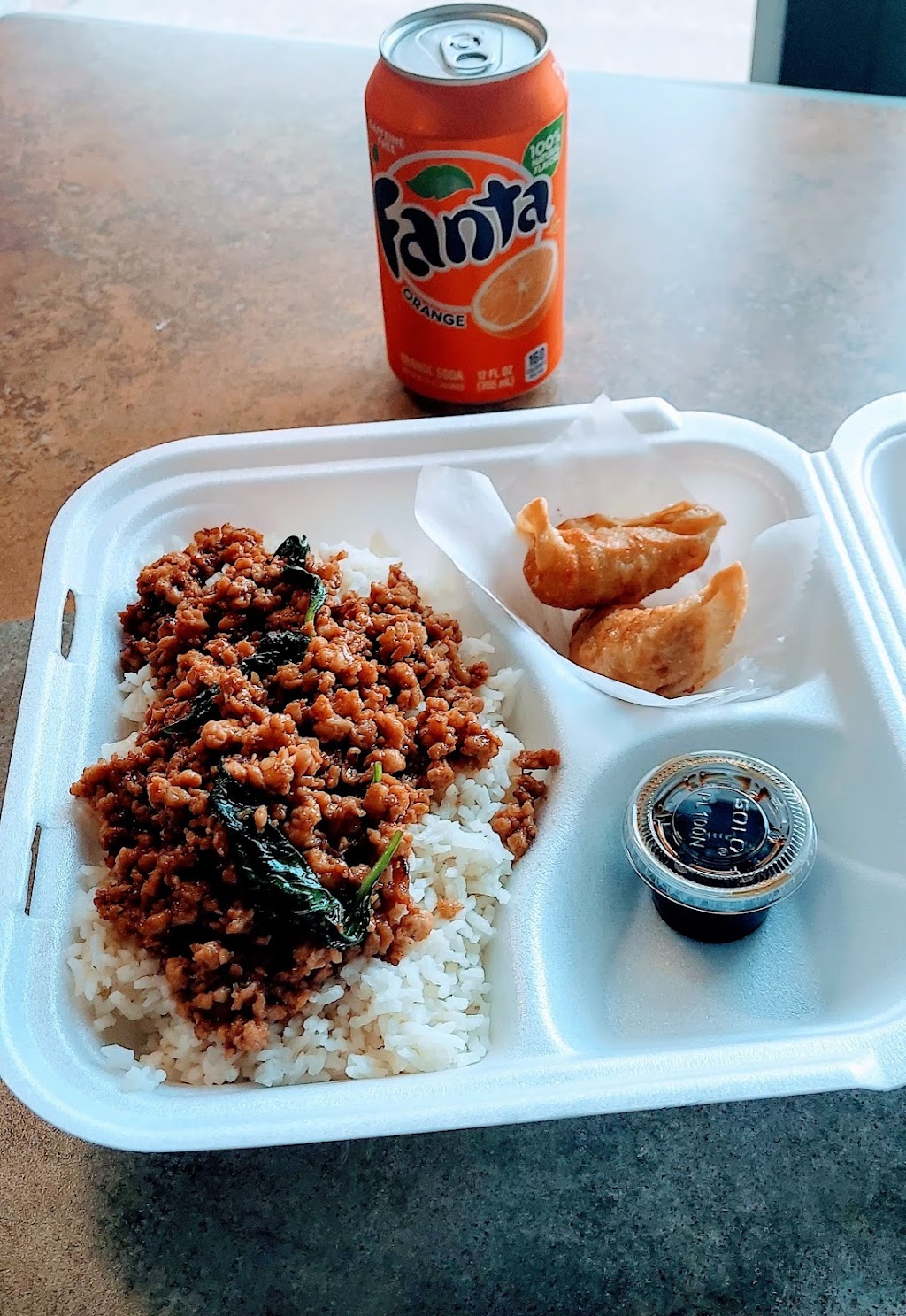 Benny Thai | restaurant | 3021 W Lawrence Ave, Chicago, IL 60625, USA | 7739426862 OR +1 773-942-6862