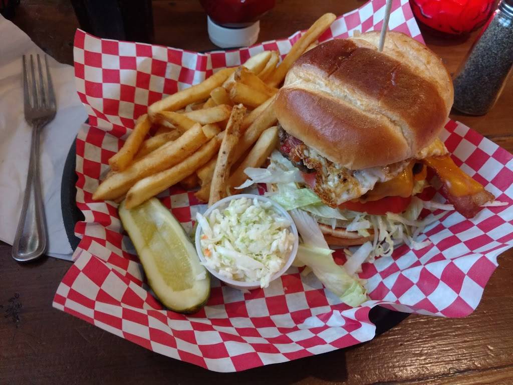 Nikos Red Mill Tavern | restaurant | 1040 Lake Ave, Woodstock, IL 60098, USA | 8153386455 OR +1 815-338-6455