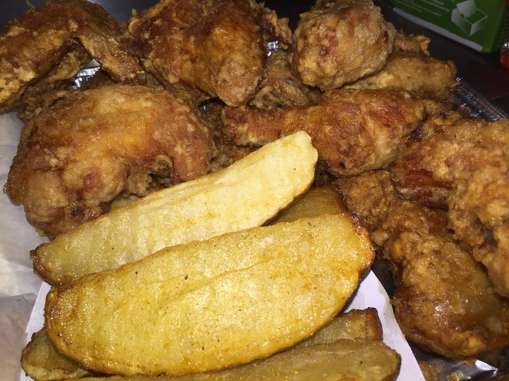 Muggs N Manor | restaurant | 4650, 437 Addison Rd, Addison, IL 60101, USA | 6308344487 OR +1 630-834-4487