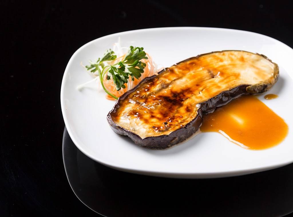 Airis Sushi Bar & Lounge | restaurant | 628 N Front St, Philadelphia, PA 19123, USA | 2674448527 OR +1 267-444-8527