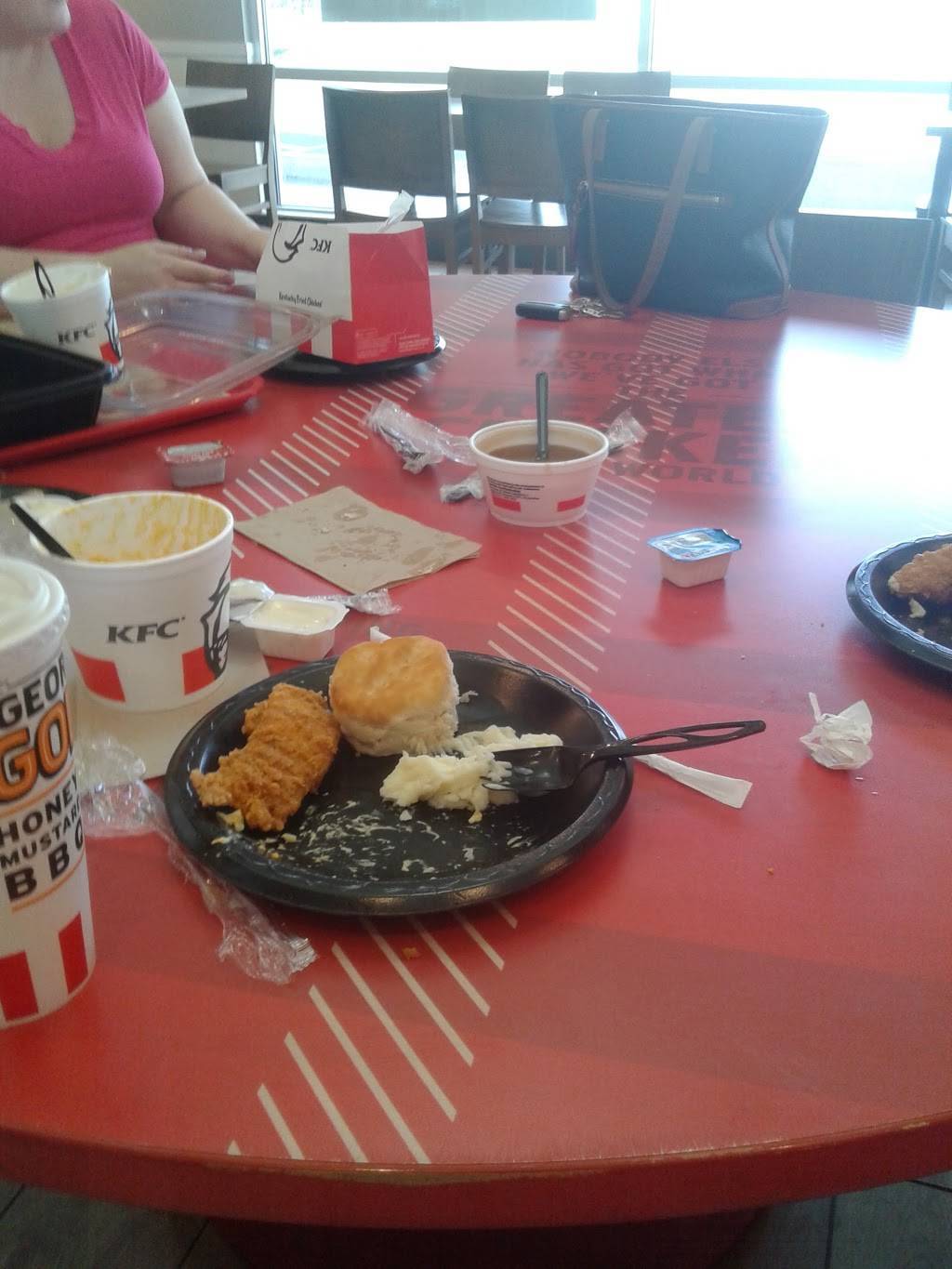 KFC | restaurant | 802 High St, Wadsworth, OH 44281, USA | 3303344464 OR +1 330-334-4464