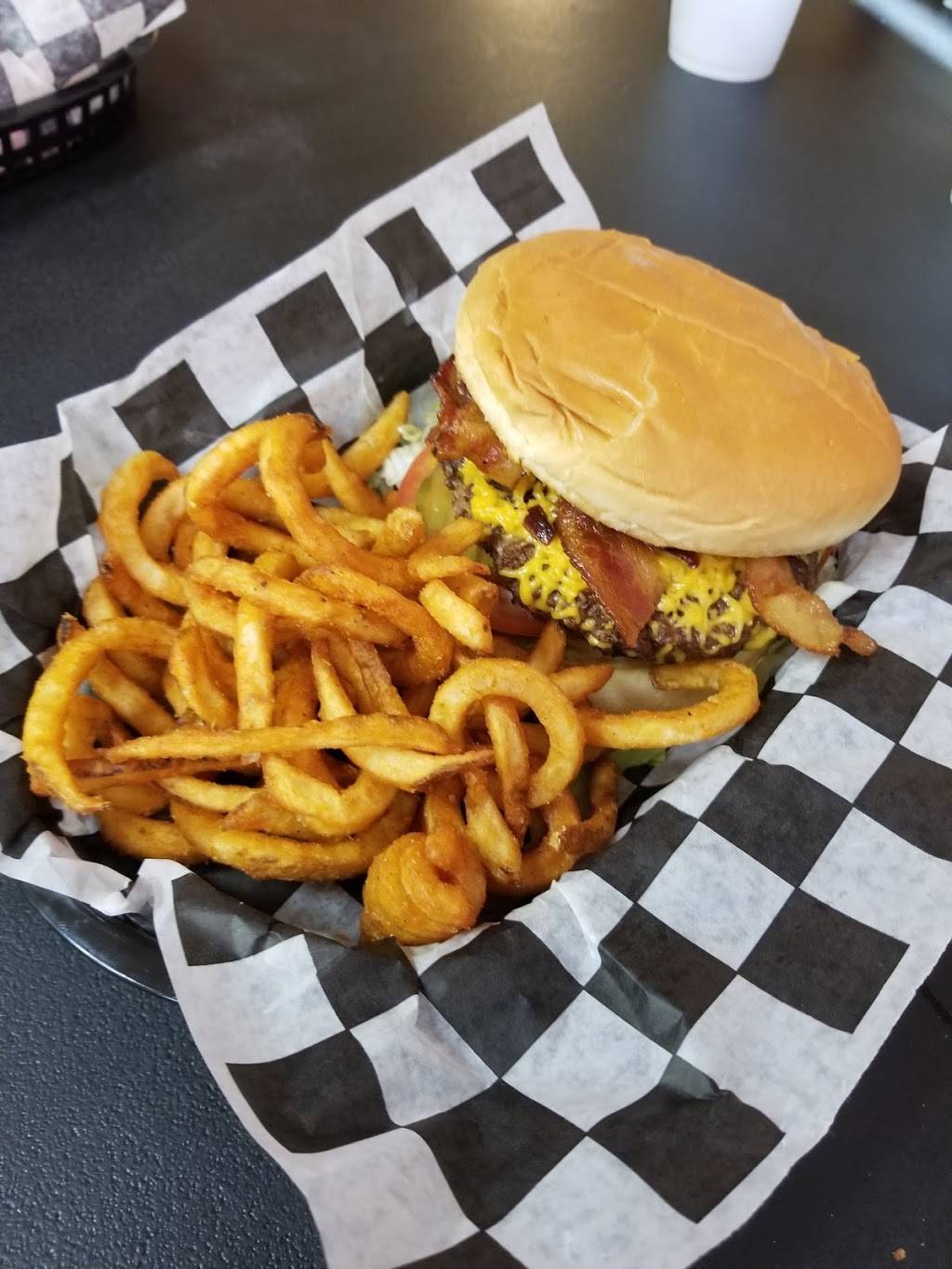 Fat Boy Burgers | restaurant | 104 US-281, Johnson City, TX 78636, USA | 8308680264 OR +1 830-868-0264