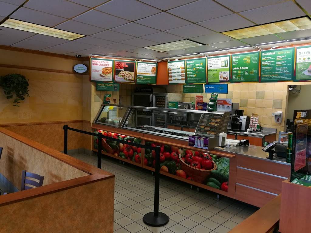 Subway | restaurant | 187 Cheshire Ln, Plymouth, MN 55441, USA | 9527459528 OR +1 952-745-9528