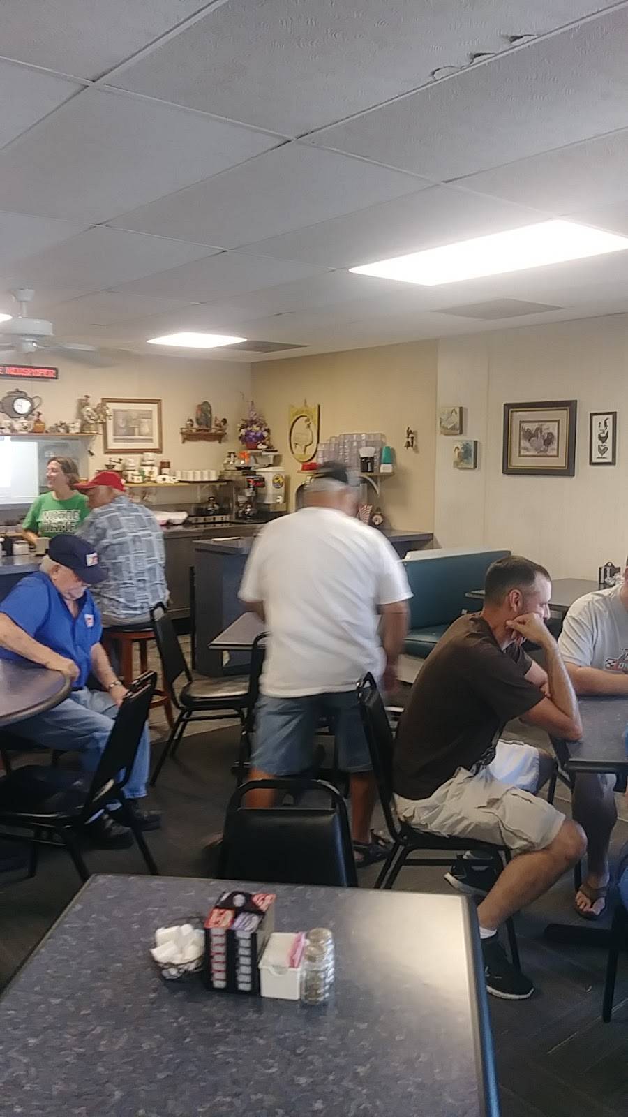 Chatter Box Cafe | restaurant | 140 S Schuyler Ave, Bradley, IL 60915, USA | 8159374402 OR +1 815-937-4402