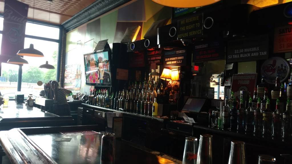 The Flying Rib | restaurant | 11926 Madison Ave, Lakewood, OH 44107, USA | 2165210117 OR +1 216-521-0117