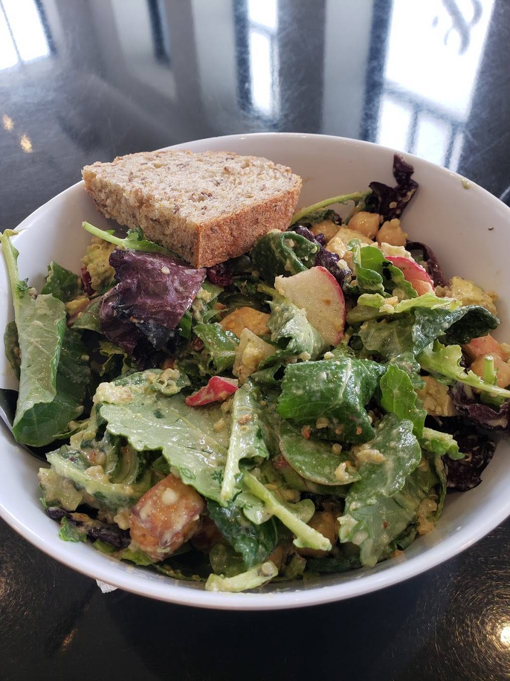 CRISP & GREEN | restaurant | 428 N Washington Ave, Minneapolis, MN 55401, USA | 6125455120 OR +1 612-545-5120