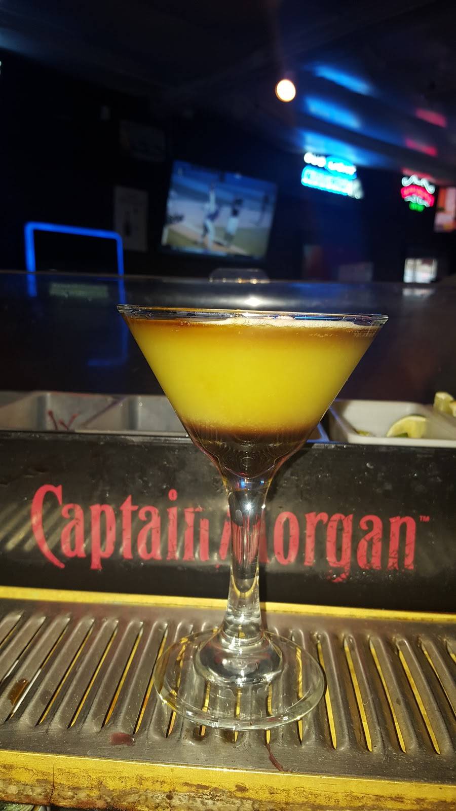 Sidelines Sports Bar & Grill | restaurant | 24910 Washington Ave, Murrieta, CA 92562, USA | 9514612188 OR +1 951-461-2188