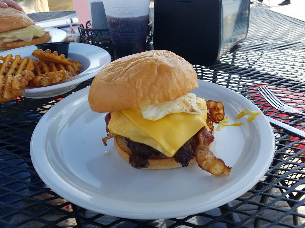 Champs Sports Bar and Grill | restaurant | 220 S Knowles Ave, New Richmond, WI 54017, USA | 7152463345 OR +1 715-246-3345