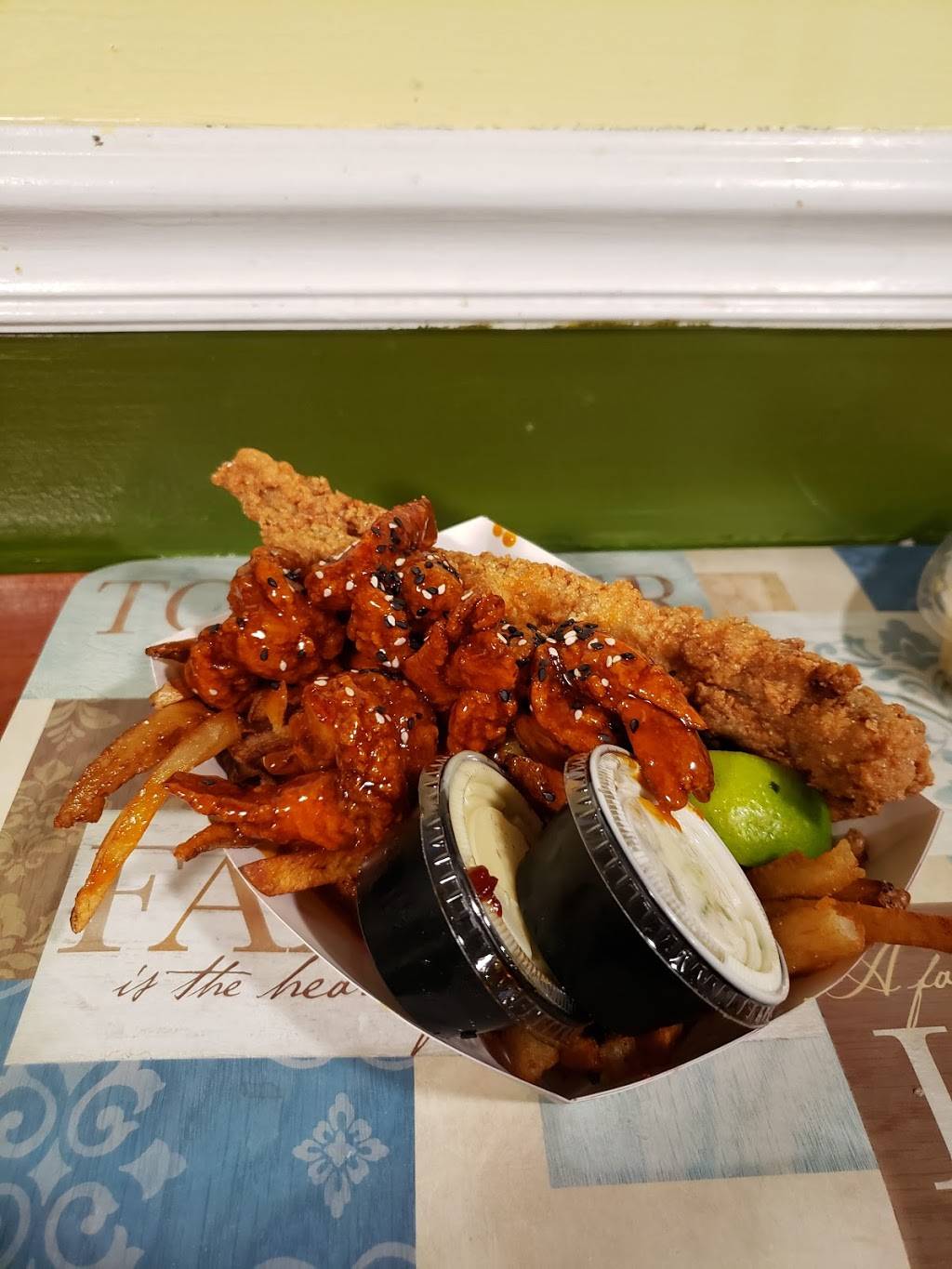 Pepes Place | restaurant | 560 North Ave, New Rochelle, NY 10801, USA | 9146327373 OR +1 914-632-7373