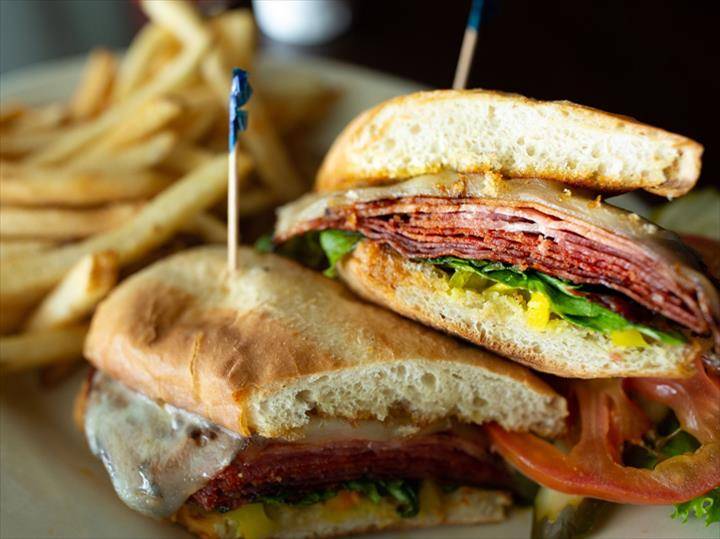 Ale Emporium | restaurant | 997 E County Line Rd Suite B, Greenwood, IN 46143, USA | 3173001560 OR +1 317-300-1560