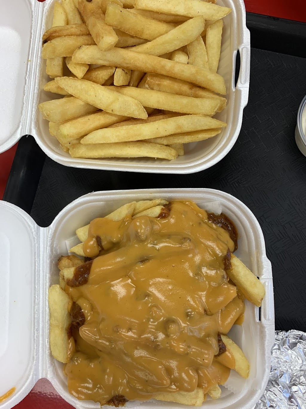 Hunchos Fried Chicken & Burgers | restaurant | 2562 S Valley View Blvd, Las Vegas, NV 89102, USA | 7024056917 OR +1 702-405-6917