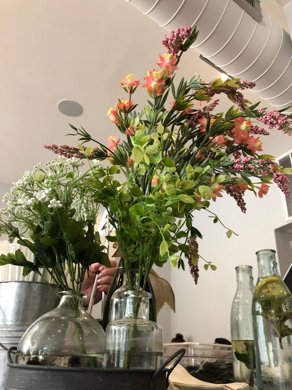 Jackie and Son | restaurant | 134 S Orange Ave, South Orange, NJ 07079, USA | 9738215438 OR +1 973-821-5438