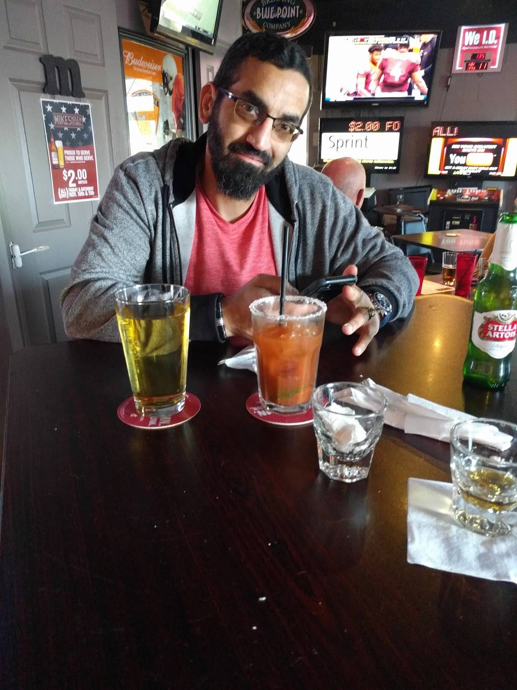 Mikes Hole in the Wall | restaurant | 535 Cherokee Blvd, Chattanooga, TN 37405, USA | 4234755259 OR +1 423-475-5259