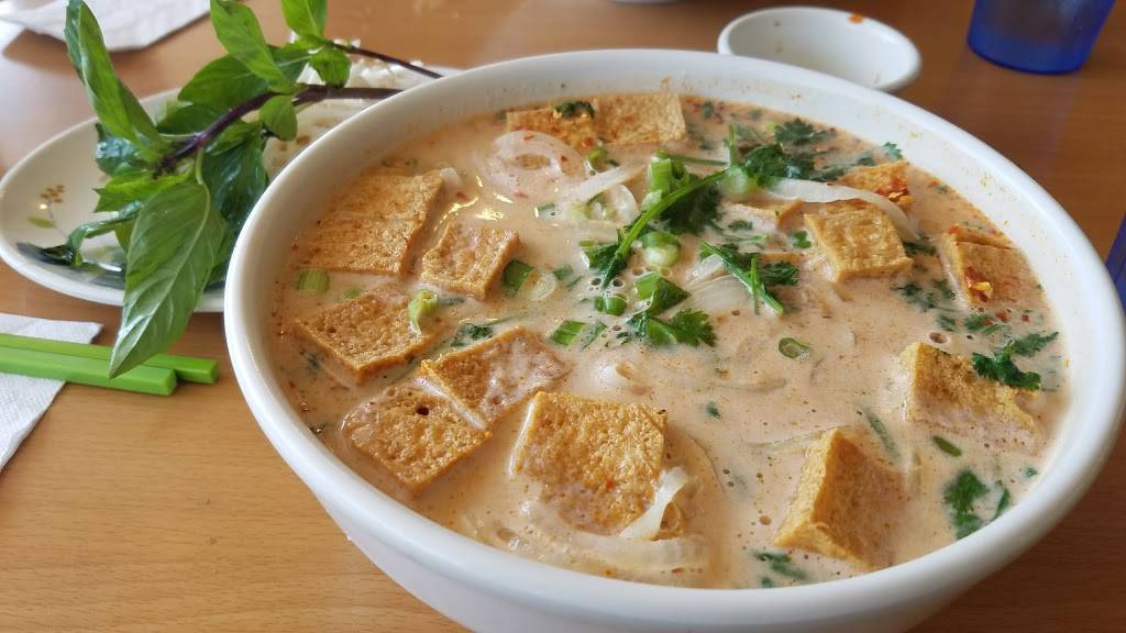 Pho Truc Xanh | restaurant | 503 W Mission Ave, Escondido, CA 92025, USA | 7604898201 OR +1 760-489-8201