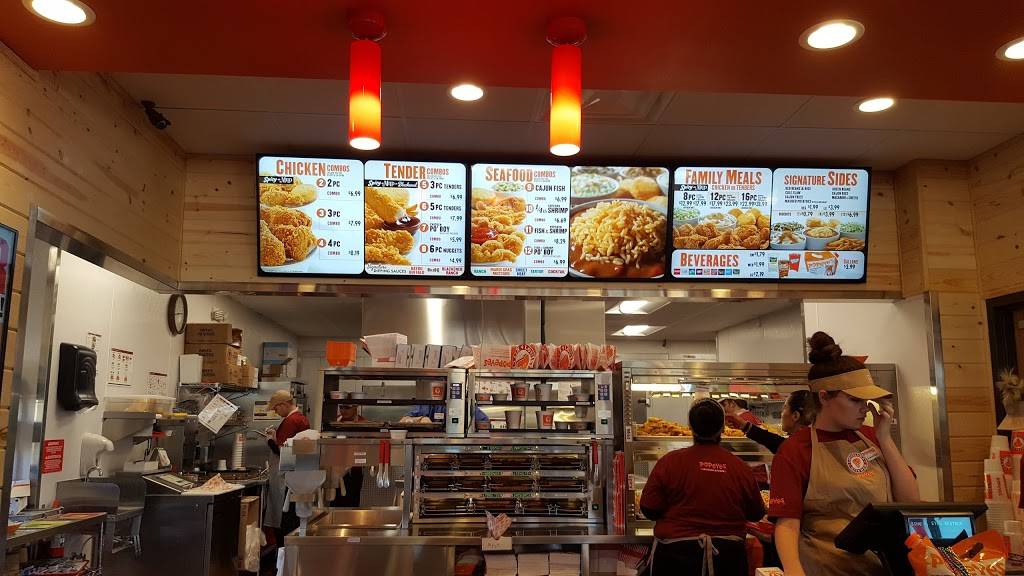 Popeyes Louisiana Kitchen | restaurant | 9230 S Houghton Rd, Tucson, AZ 85747, USA | 5205743775 OR +1 520-574-3775