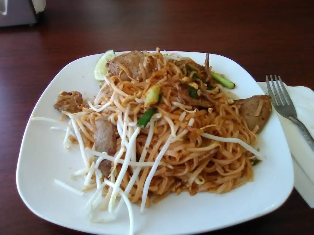 Noodle Express | restaurant | 601 E Olive Ave, Fresno, CA 93728, USA | 5593751418 OR +1 559-375-1418