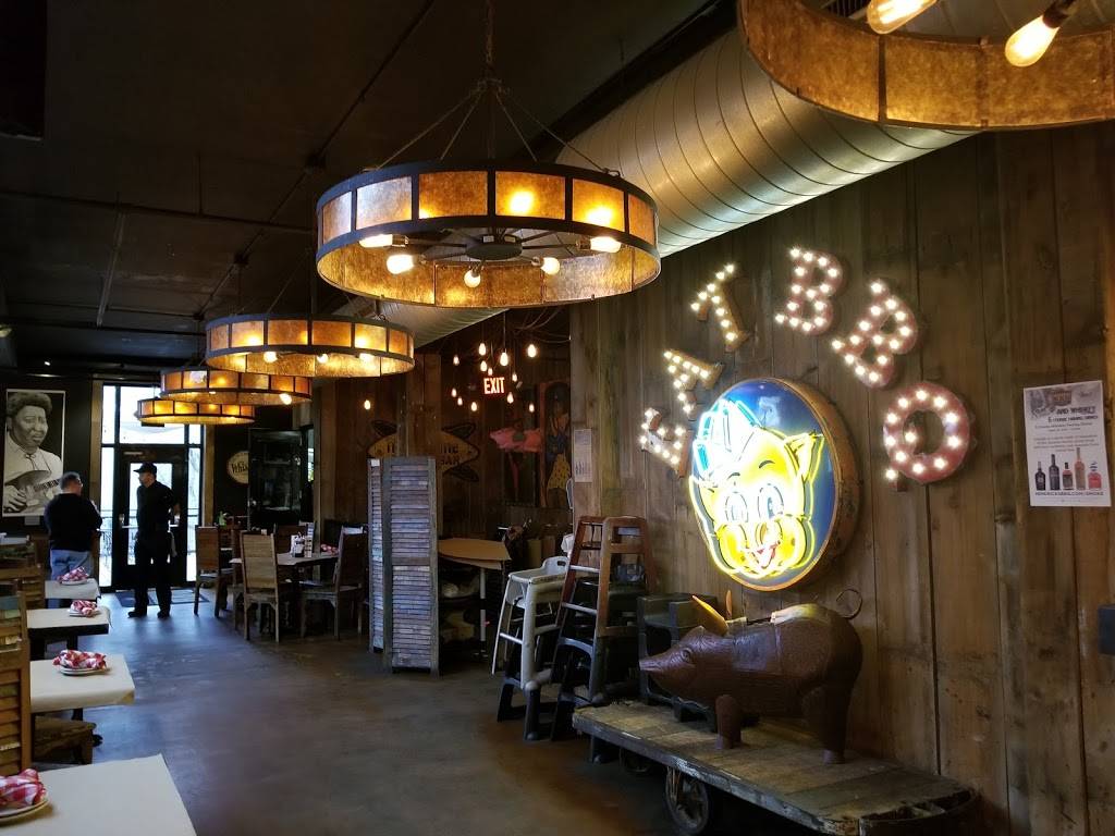 Hendricks BBQ | restaurant | 1200 S Main St, St Charles, MO 63301, USA | 6367248600 OR +1 636-724-8600