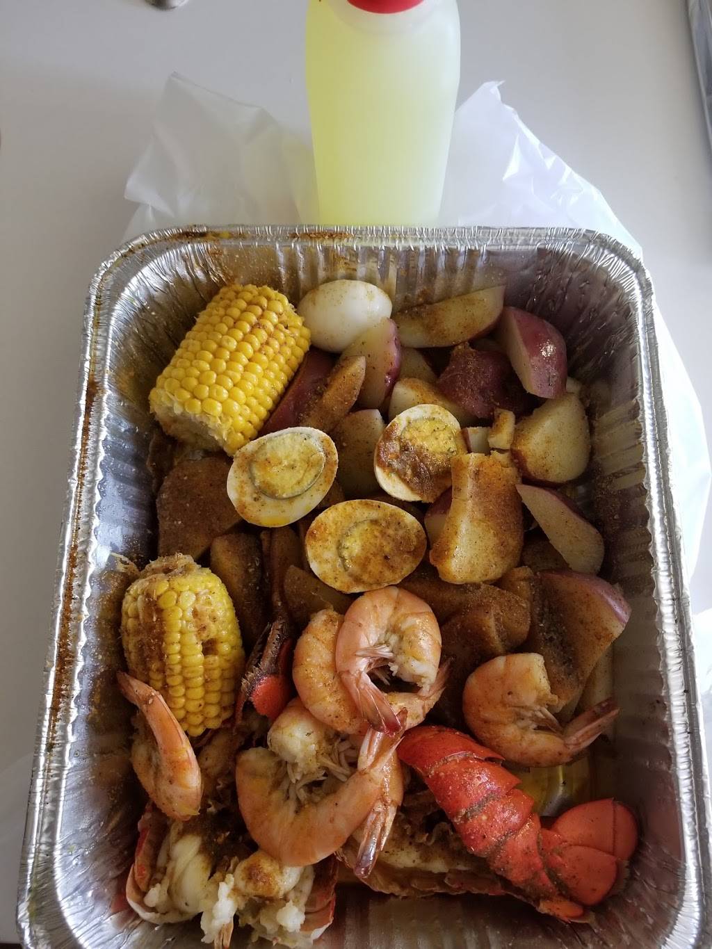 The Mad Crab Seafood & Wings | meal takeaway | 325 W Kennedy Blvd, Orlando, FL 32810, USA | 4079102717 OR +1 407-910-2717