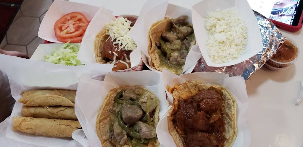 El Milagro Tortilla | restaurant | 1927 S Blue Island Ave, Chicago, IL 60608, USA | 3124217443 OR +1 312-421-7443