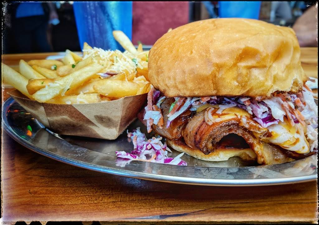 The Hills Local Pub | restaurant | 8758 La Mesa Blvd, La Mesa, CA 91942, USA | 6197417166 OR +1 619-741-7166