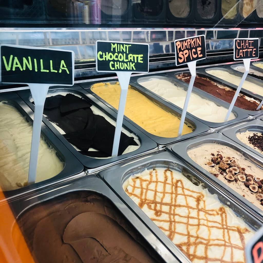 Vic & Olas | restaurant | 20775 N Pima Rd Unit 110, Scottsdale, AZ 85255, USA | 4805132048 OR +1 480-513-2048