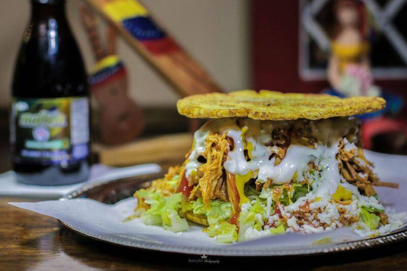 Rica Arepa Venezuelan Restaurant | cafe | 4253 W Armitage Ave, Chicago, IL 60639, USA | 7735433000 OR +1 773-543-3000