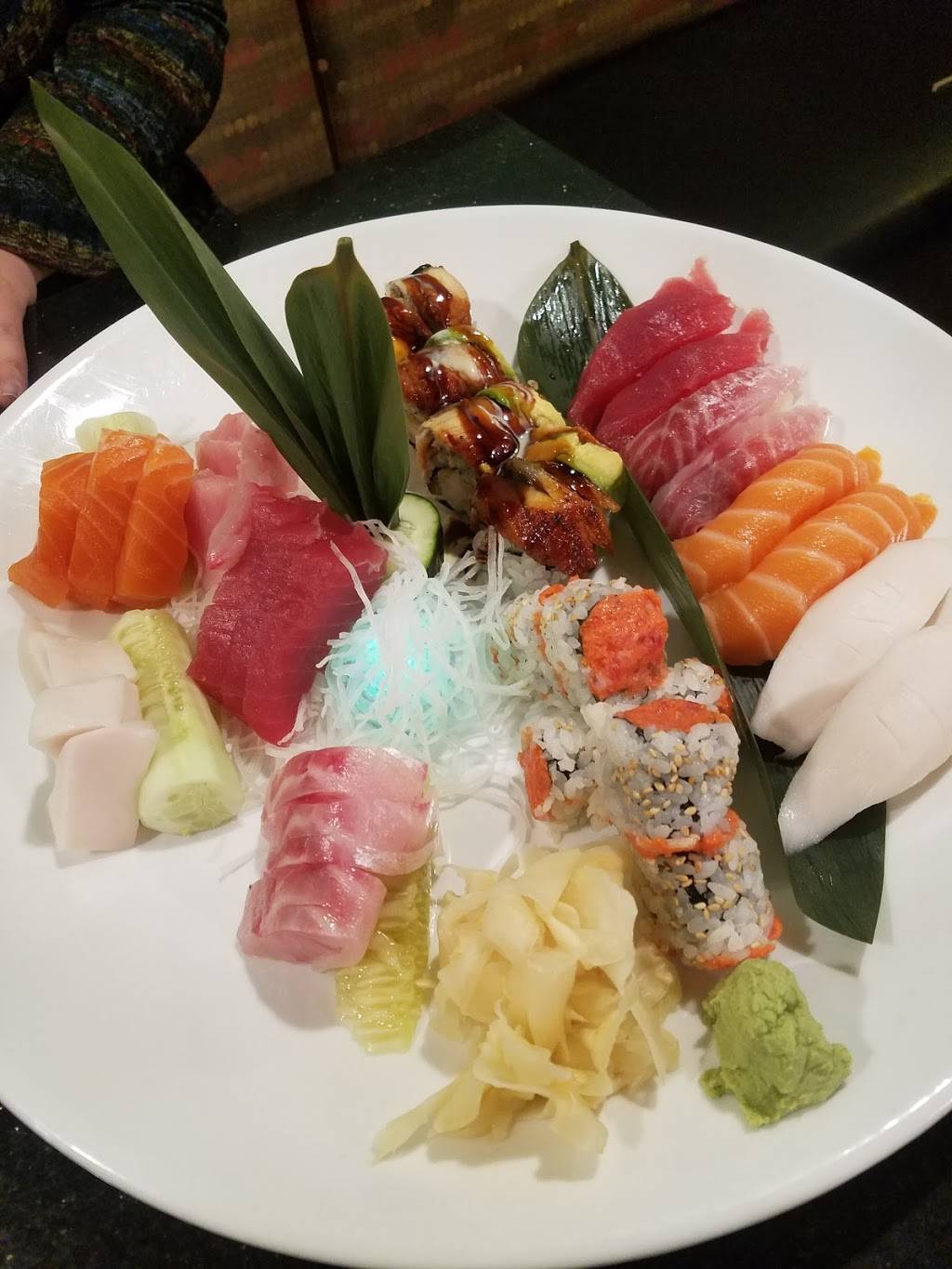 Taki Sushi | restaurant | 420 E Bayaud Ave, Denver, CO 80209, USA | 3032820111 OR +1 303-282-0111