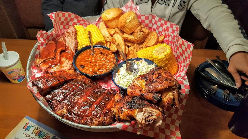 Famous Daves Bar-B-Que | restaurant | 61 Curtner Ave, San Jose, CA 95125, USA | 4082927444 OR +1 408-292-7444