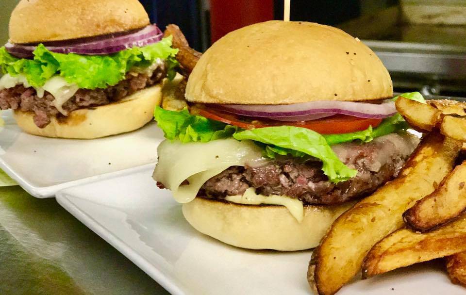 DeVine Wine & Grill | restaurant | 15 Alafaya Woods Blvd #117, Oviedo, FL 32765, USA | 4073595016 OR +1 407-359-5016