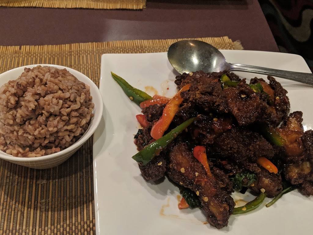 Krua Khun Yah Thai Restaurant | restaurant | 325 Pond St, Ashland, MA 01721, USA | 5088814200 OR +1 508-881-4200