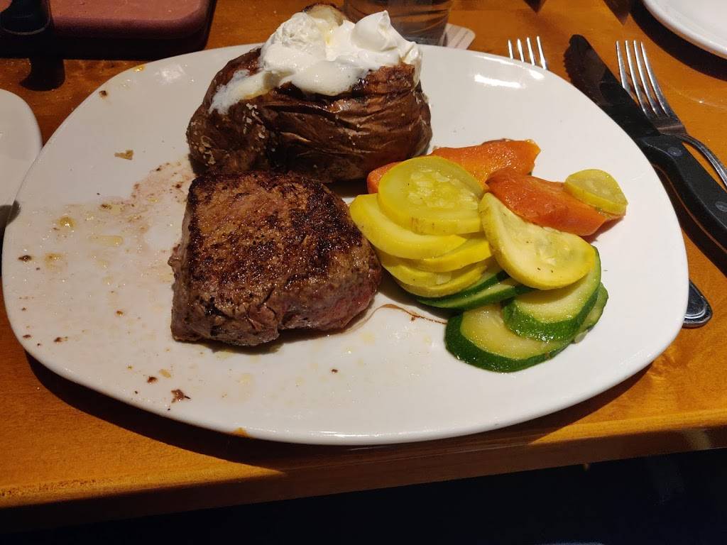 Outback Steakhouse | restaurant | 3760 SW Archer Rd, Gainesville, FL 32608, USA | 3523739499 OR +1 352-373-9499