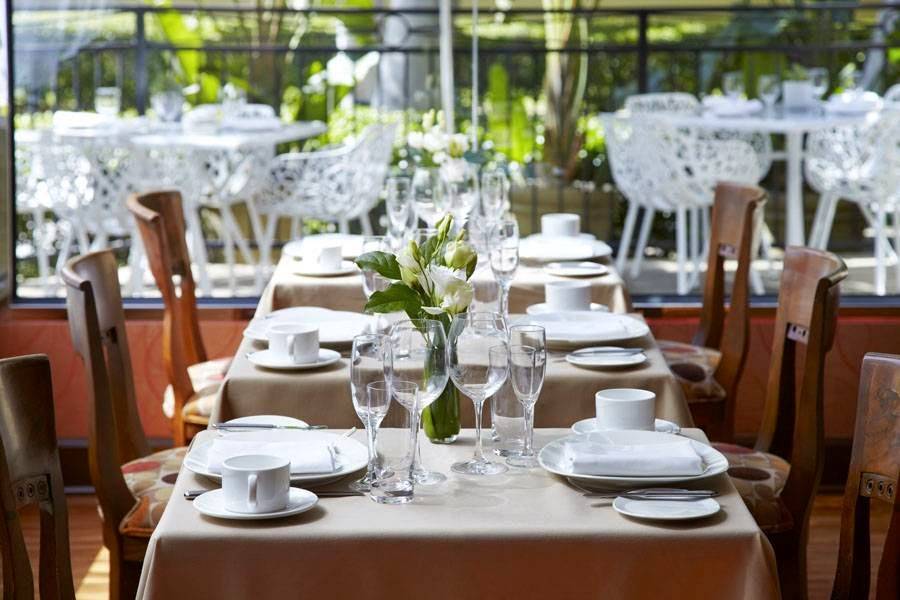 Silver Trumpet Restaurant and Bar | restaurant | 3350 Avenue of the Arts, Costa Mesa, CA 92626, USA | 7144428593 OR +1 714-442-8593