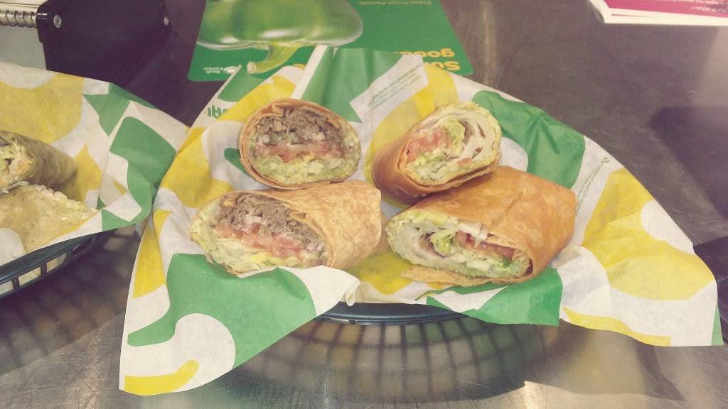 Subway | restaurant | 8894 W Colonial Dr, Ocoee, FL 34761, USA | 4072914995 OR +1 407-291-4995