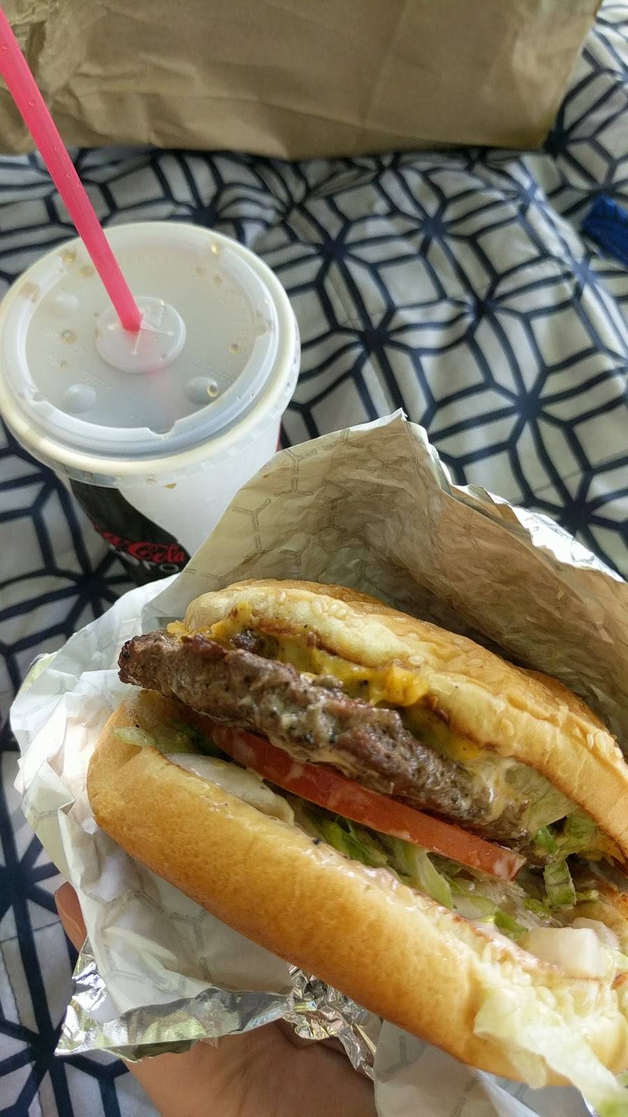 Broiler Bay Hamburgers | restaurant | 10636 Main St, Bellevue, WA 98004, USA | 4256463474 OR +1 425-646-3474