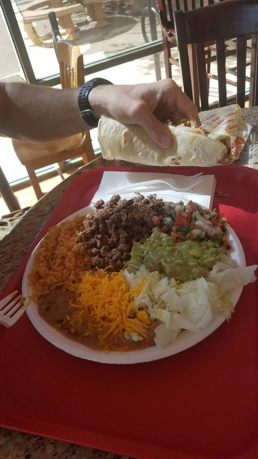 Albertos Mexican Food | restaurant | 4904 N River Rd, Oceanside, CA 92057, USA | 7604332287 OR +1 760-433-2287