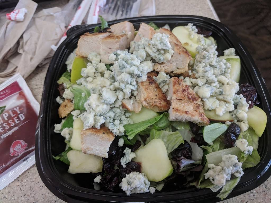 Wendys | restaurant | 205 E W 5th St, Connersville, IN 47331, USA | 7658257755 OR +1 765-825-7755