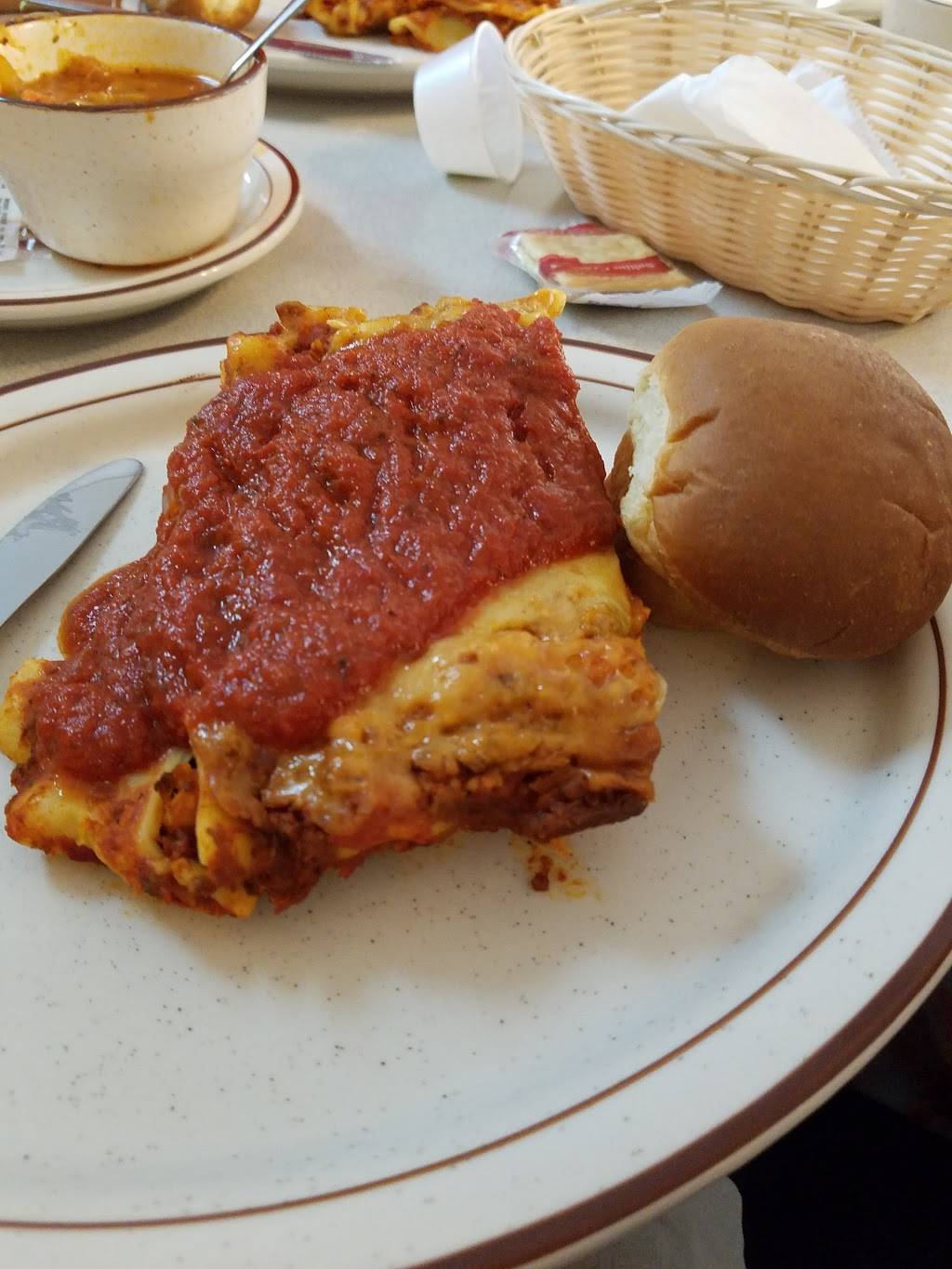 Sammys | restaurant | 625 River St, Painesville, OH 44077, USA | 4403571417 OR +1 440-357-1417