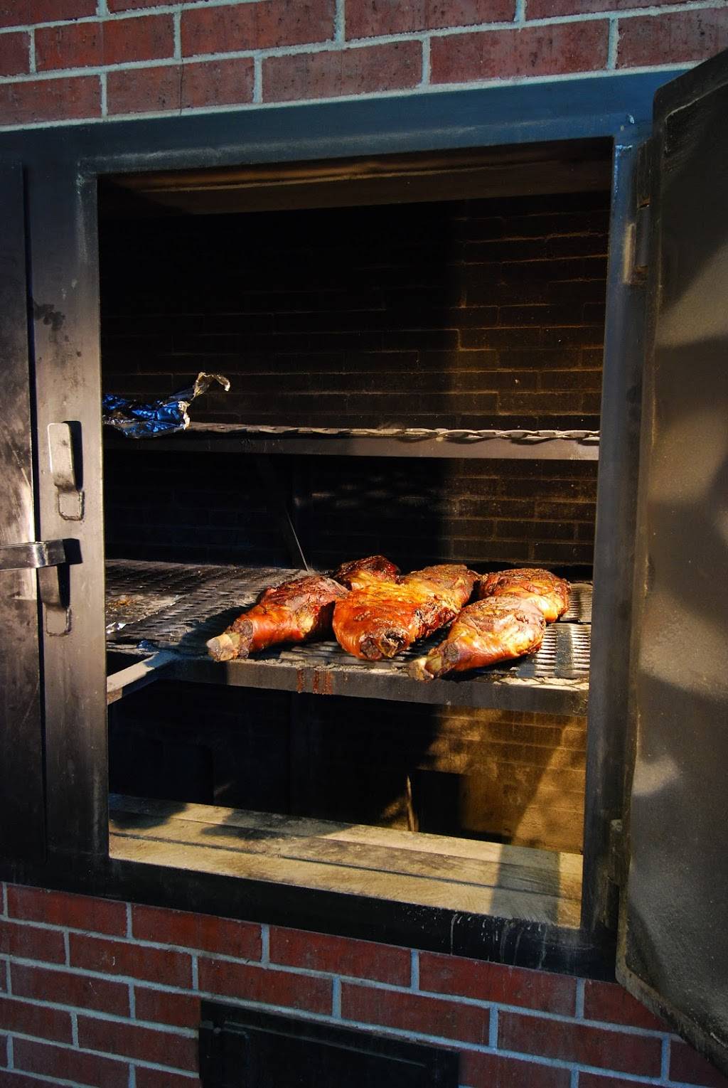 Tops Bar-B-Q | restaurant | 4824 Bethel Rd, Olive Branch, MS 38654, USA | 6628959808 OR +1 662-895-9808