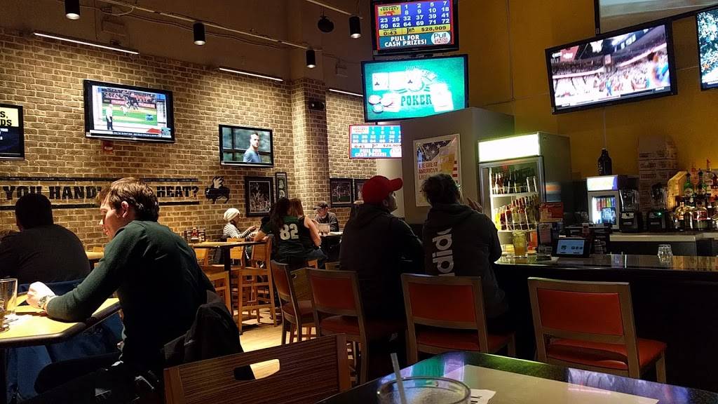Buffalo Wild Wings | meal takeaway | 44375 Twelve Mile Rd, Novi, MI 48377, USA | 2483444019 OR +1 248-344-4019