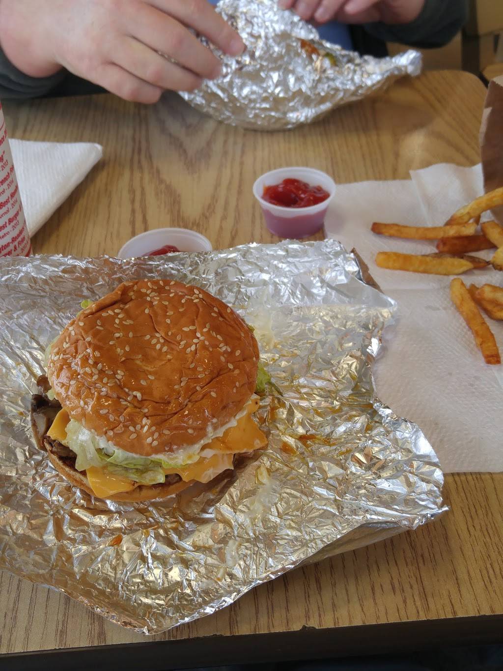 Five Guys | meal takeaway | 255 I-45, Huntsville, TX 77340, USA | 9364350900 OR +1 936-435-0900