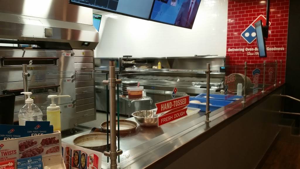 Dominos pizza | restaurant | 702 County St, Taunton, MA 02780, USA | 5083567070 OR +1 508-356-7070