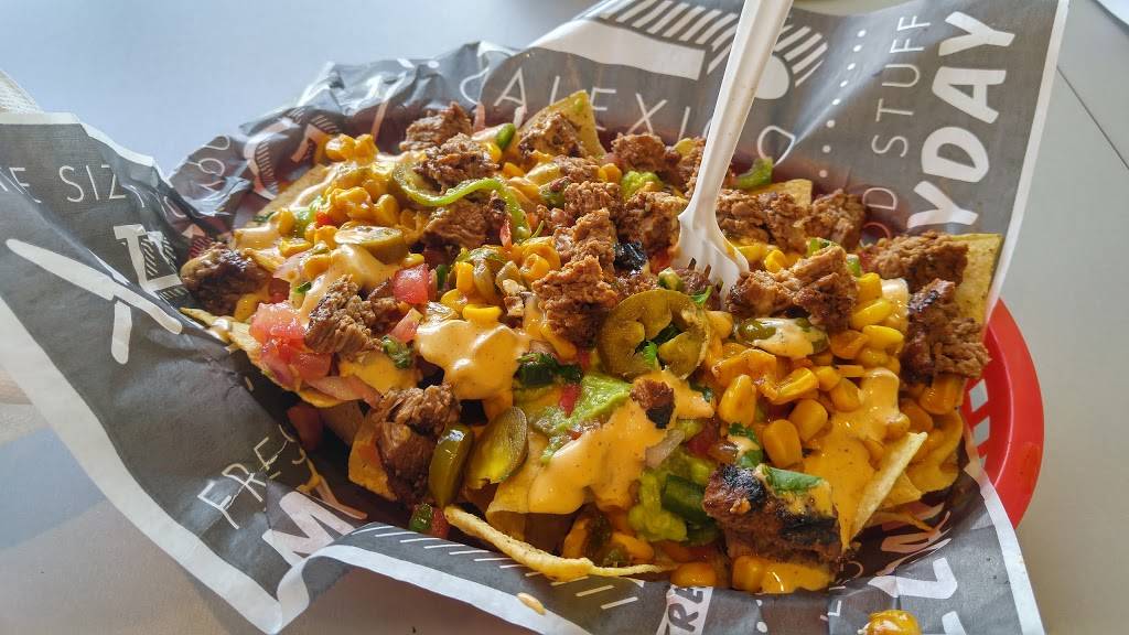 Chorizo Fresh Mex | restaurant | Clarkson Crossing Shopping Centre, 950 Southdown Rd, Mississauga, ON L5J 2Y4, Canada | 9058226988 OR +1 905-822-6988