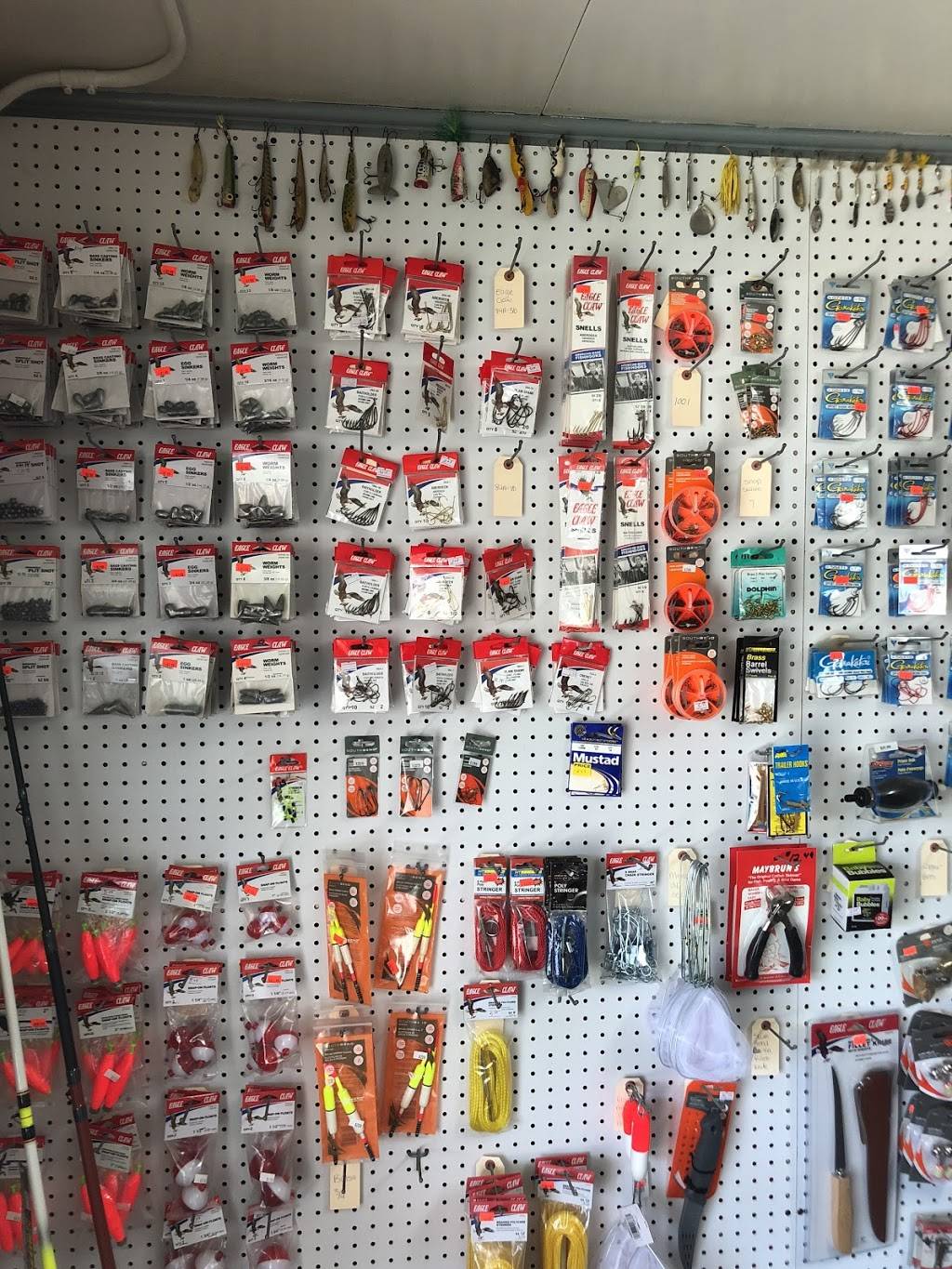 Bait An Twine Snacks | restaurant | 85 Tennessee Ave N, Parsons, TN 38363, USA | 7312571280 OR +1 731-257-1280