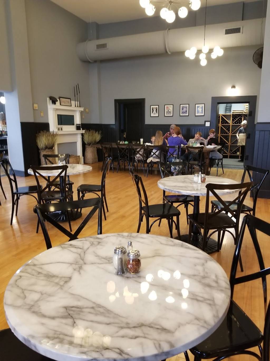 La Dolce Vita Pizzeria | restaurant | 226 Carthage St, Sanford, NC 27330, USA | 9197775277 OR +1 919-777-5277