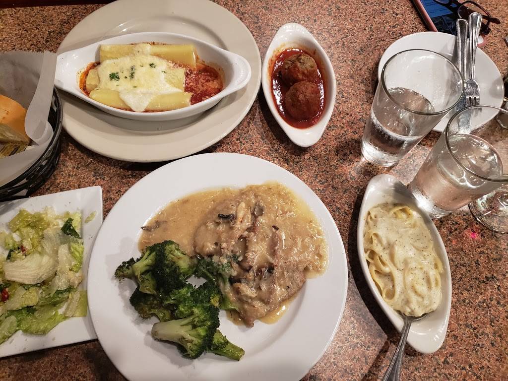 Charlie Gittos Downtown | restaurant | 207 N 6th St, St. Louis, MO 63101, USA | 3144362828 OR +1 314-436-2828