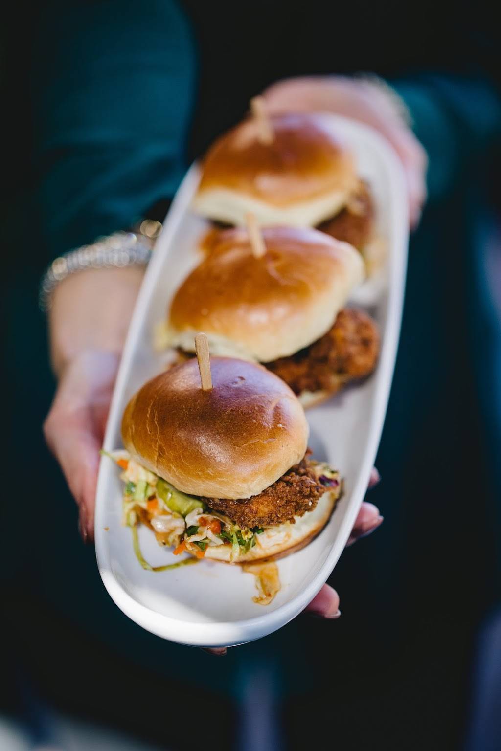 Thirsty Lion Gastropub & Grill - Chandler | restaurant | 3077 W Frye Rd, Chandler, AZ 85224, USA | 4807865799 OR +1 480-786-5799