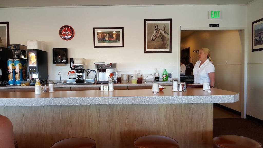 DAR"S DENOS I-76 RESTRAURANT | restaurant | 245 Market St #9033, Keenesburg, CO 80643, USA | 3037324595 OR +1 303-732-4595